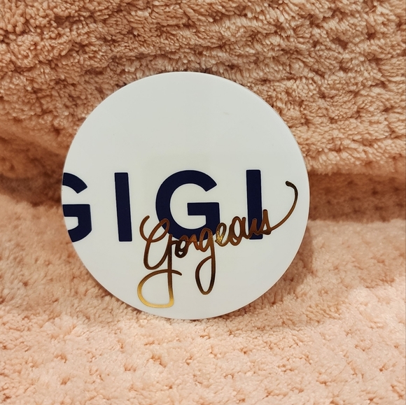 5/$25🆕️Turnt Touch-Up Powder - Picture 4 of 6